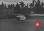 Standbild Hinterlassenschaft der japanischen Luftangriff auf US-Flugplatz gehalten Wakde Insel Neuguinea, 1944, aus Sekunde 47 historischem Filmmaterial Videoclip 65675059509