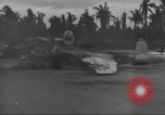 Standbild Hinterlassenschaft der japanischen Luftangriff auf US-Flugplatz gehalten Wakde Insel Neuguinea, 1944, aus Sekunde 48 historischem Filmmaterial Videoclip 65675059509