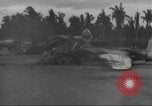 Standbild Hinterlassenschaft der japanischen Luftangriff auf US-Flugplatz gehalten Wakde Insel Neuguinea, 1944, aus Sekunde 51 historischem Filmmaterial Videoclip 65675059509
