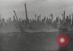 Standbild Hinterlassenschaft der japanischen Luftangriff auf US-Flugplatz gehalten Wakde Insel Neuguinea, 1944, aus Sekunde 54 historischem Filmmaterial Videoclip 65675059509
