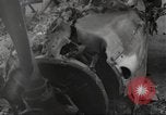 Standbild Ingenieure re-grade Flugplatz nach japanischen Air Raid Wakde Insel Neuguinea, 1944, aus Sekunde 23 historischem Filmmaterial Videoclip 65675059510
