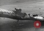 Standbild Ingenieure re-grade Flugplatz nach japanischen Air Raid Wakde Insel Neuguinea, 1944, aus Sekunde 41 historischem Filmmaterial Videoclip 65675059510