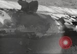 Standbild Ingenieure re-grade Flugplatz nach japanischen Air Raid Wakde Insel Neuguinea, 1944, aus Sekunde 42 historischem Filmmaterial Videoclip 65675059510
