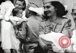 Standbild evakuieren Babys Philadelphia Pennsylvania USA, 1942, aus Sekunde 41 historischem Filmmaterial Videoclip 65675059545