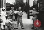 Standbild evakuieren Babys Philadelphia Pennsylvania USA, 1942, aus Sekunde 45 historischem Filmmaterial Videoclip 65675059545