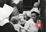 Standbild evakuieren Babys Philadelphia Pennsylvania USA, 1942, aus Sekunde 47 historischem Filmmaterial Videoclip 65675059545