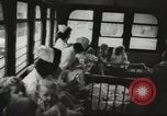 Standbild evakuieren Babys Philadelphia Pennsylvania USA, 1942, aus Sekunde 53 historischem Filmmaterial Videoclip 65675059545