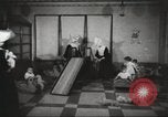 Standbild evakuieren Babys Philadelphia Pennsylvania USA, 1942, aus Sekunde 58 historischem Filmmaterial Videoclip 65675059545