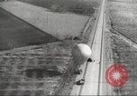 Standbild Luft Ballon California United States USA, 1942, aus Sekunde 51 historischem Filmmaterial Videoclip 65675059546