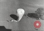 Standbild Luft Ballon California United States USA, 1942, aus Sekunde 56 historischem Filmmaterial Videoclip 65675059546