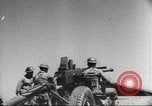 Standbild Anti Aircraft guns United States USA, 1942, aus Sekunde 46 historischem Filmmaterial Videoclip 65675059549