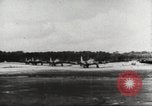 Standbild B-17 Flugzeuge europäische Theater, 1942, aus Sekunde 10 historischem Filmmaterial Videoclip 65675059552
