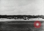 Standbild B-17 Flugzeuge europäische Theater, 1942, aus Sekunde 11 historischem Filmmaterial Videoclip 65675059552