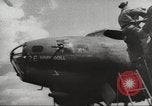 Standbild B-17 Flugzeuge europäische Theater, 1942, aus Sekunde 28 historischem Filmmaterial Videoclip 65675059552