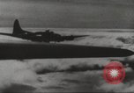 Image B-24 Aéronefs Kiska Aleutian Islands Alaska USA, 1942, de la seconde 33 séquences d'archives historiques vidéo 65675059554