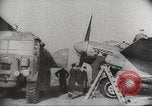 Standbild RAF-Bomber der Gruppe Nr 2 Eindhoven Niederlande, 1942, aus Sekunde 7 historischem Filmmaterial Videoclip 65675059556