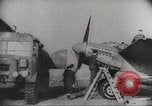 Standbild RAF-Bomber der Gruppe Nr 2 Eindhoven Niederlande, 1942, aus Sekunde 11 historischem Filmmaterial Videoclip 65675059556