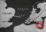 Standbild RAF-Bomber der Gruppe Nr 2 Eindhoven Niederlande, 1942, aus Sekunde 25 historischem Filmmaterial Videoclip 65675059556