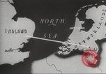 Standbild RAF-Bomber der Gruppe Nr 2 Eindhoven Niederlande, 1942, aus Sekunde 29 historischem Filmmaterial Videoclip 65675059556