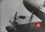 Standbild RAF-Bomber der Gruppe Nr 2 Eindhoven Niederlande, 1942, aus Sekunde 31 historischem Filmmaterial Videoclip 65675059556