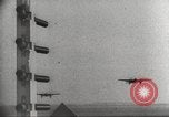 Standbild RAF-Bomber der Gruppe Nr 2 Eindhoven Niederlande, 1942, aus Sekunde 32 historischem Filmmaterial Videoclip 65675059556