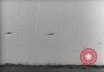 Standbild RAF-Bomber der Gruppe Nr 2 Eindhoven Niederlande, 1942, aus Sekunde 36 historischem Filmmaterial Videoclip 65675059556