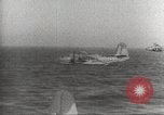 Standbild RAF-Bomber der Gruppe Nr 2 Eindhoven Niederlande, 1942, aus Sekunde 46 historischem Filmmaterial Videoclip 65675059556