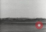 Standbild RAF-Bomber der Gruppe Nr 2 Eindhoven Niederlande, 1942, aus Sekunde 55 historischem Filmmaterial Videoclip 65675059556