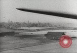 Standbild RAF-Bomber der Gruppe Nr 2 Eindhoven Niederlande, 1942, aus Sekunde 58 historischem Filmmaterial Videoclip 65675059556