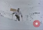 Standbild snow Rangers Alta Utah USA, 1950, aus Sekunde 6 historischem Filmmaterial Videoclip 65675059571