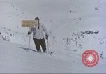 Standbild snow Rangers Alta Utah USA, 1950, aus Sekunde 8 historischem Filmmaterial Videoclip 65675059571