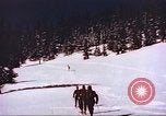 Standbild snow Rangers Alta Utah USA, 1950, aus Sekunde 25 historischem Filmmaterial Videoclip 65675059571