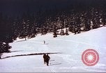 Standbild snow Rangers Alta Utah USA, 1950, aus Sekunde 35 historischem Filmmaterial Videoclip 65675059571