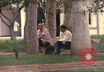 Immagine di Popolo colombiano nel parco pubblico Candelaria Colombia, 1972, secondo 41 filmato di repertorio 65675059591