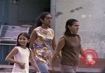 Immagine di Popolo colombiano nel parco pubblico Candelaria Colombia, 1972, secondo 55 filmato di repertorio 65675059591