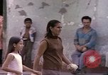 Immagine di Popolo colombiano nel parco pubblico Candelaria Colombia, 1972, secondo 57 filmato di repertorio 65675059591