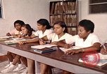Image des études de médecine à l'Universidad del Valle Candelaria Colombie, 1972, de la seconde 29 séquences d'archives historiques vidéo 65675059593