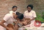 Image des soins pédiatriques en Colombie Candelaria Colombie, 1972, de la seconde 54 séquences d'archives historiques vidéo 65675059596
