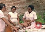 Image des soins pédiatriques en Colombie Candelaria Colombie, 1972, de la seconde 57 séquences d'archives historiques vidéo 65675059596