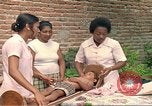 Image des soins pédiatriques en Colombie Candelaria Colombie, 1972, de la seconde 59 séquences d'archives historiques vidéo 65675059596