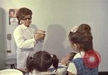 Immagine di Anni Settanta di cure mediche in Colombia Candelaria Colombia, 1972, secondo 41 filmato di repertorio 65675059597