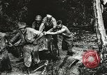 Image des soldats alliés Goodenough Island Nouvelle Guinée, 1944, de la seconde 33 séquences d'archives historiques vidéo 65675059608