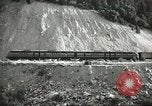 Standbild Eisenbahn Güterwagen gezogen von EMD FT ABBA diesel-elektrischer Motor United States USA, 1944, aus Sekunde 11 historischem Filmmaterial Videoclip 65675059610