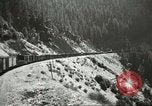 Standbild Eisenbahn Güterwagen gezogen von EMD FT ABBA diesel-elektrischer Motor United States USA, 1944, aus Sekunde 15 historischem Filmmaterial Videoclip 65675059610