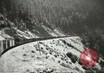 Standbild Eisenbahn Güterwagen gezogen von EMD FT ABBA diesel-elektrischer Motor United States USA, 1944, aus Sekunde 16 historischem Filmmaterial Videoclip 65675059610