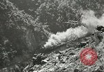 Standbild Eisenbahn Güterwagen gezogen von EMD FT ABBA diesel-elektrischer Motor United States USA, 1944, aus Sekunde 26 historischem Filmmaterial Videoclip 65675059610