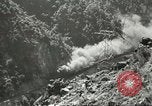 Standbild Eisenbahn Güterwagen gezogen von EMD FT ABBA diesel-elektrischer Motor United States USA, 1944, aus Sekunde 27 historischem Filmmaterial Videoclip 65675059610