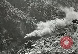 Standbild Eisenbahn Güterwagen gezogen von EMD FT ABBA diesel-elektrischer Motor United States USA, 1944, aus Sekunde 29 historischem Filmmaterial Videoclip 65675059610