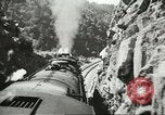 Standbild Eisenbahn Güterwagen gezogen von EMD FT ABBA diesel-elektrischer Motor United States USA, 1944, aus Sekunde 31 historischem Filmmaterial Videoclip 65675059610