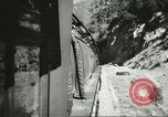 Standbild Eisenbahn Güterwagen gezogen von EMD FT ABBA diesel-elektrischer Motor United States USA, 1944, aus Sekunde 39 historischem Filmmaterial Videoclip 65675059610